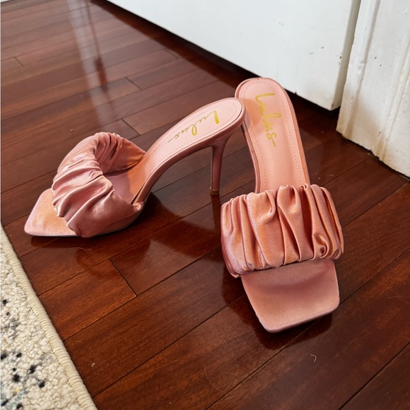 Pink heels, barely worn, size 8.5 - Picture 2 of 3